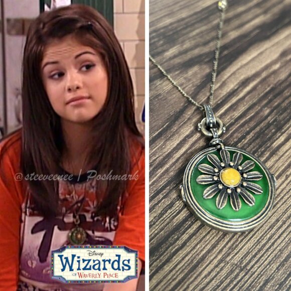 2000s Flower Pendant Necklace ASO Alex Russo - Picture 2 of 9